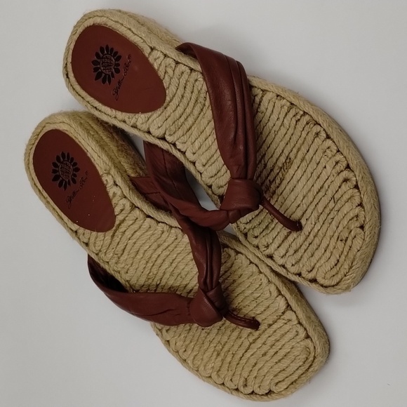 Yellow Box HTF rope woven sandals size 6.5 brown 1" heel - Picture 2 of 10